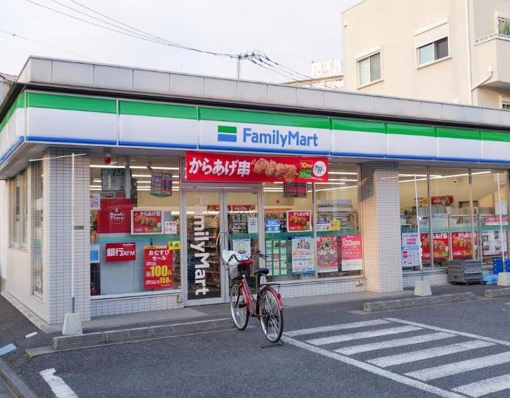 コンビニ　ファミリーマート 千住あずま店（コンビニ）まで300m