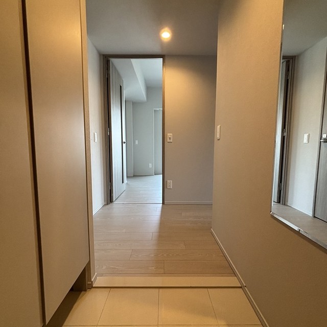玄関　※写真は同タイプ住戸です。