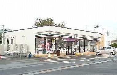 コンビニ　セブンイレブン三条塚野目店（コンビニ）まで450m