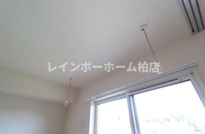 その他設備　室内物干しです