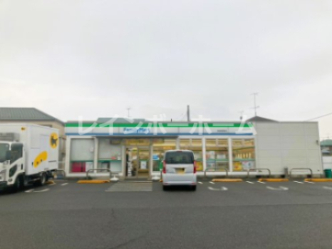 コンビニ　ファミリーマート 野田梅郷南店（コンビニ）まで557m