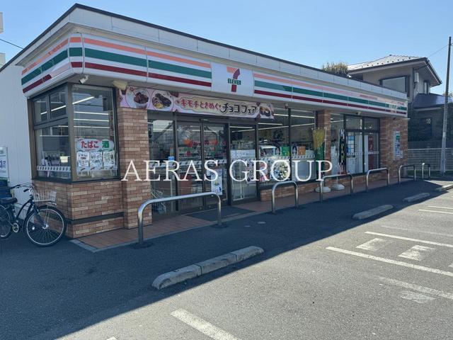 コンビニ　セブン-イレブン 三郷戸ヶ崎１丁目店（コンビニ）まで195m