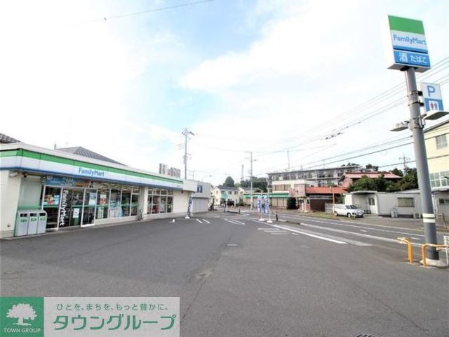 コンビニ　ファミリーマート綾瀬落合北店（コンビニ）まで1010m