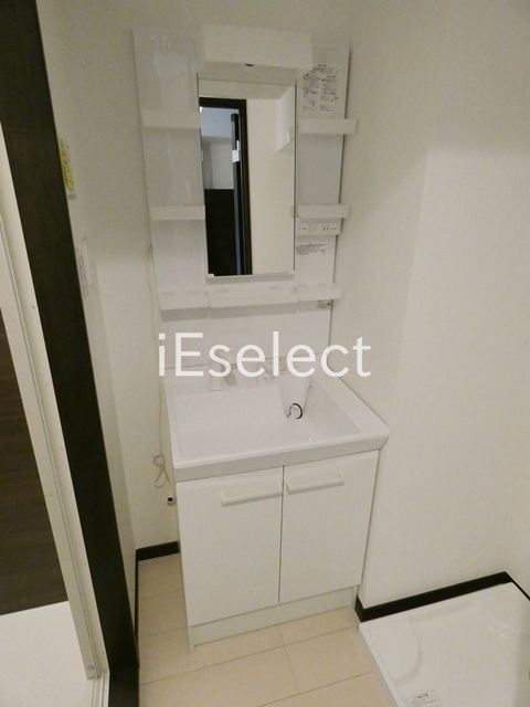 洗面設備　独立洗面化粧台です。