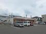 コンビニ　セブンイレブン坂井東4丁目店（コンビニ）まで877m