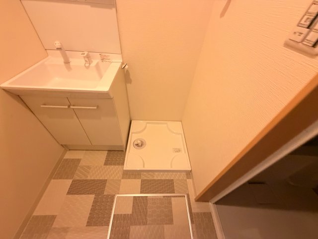 その他設備　嬉しい室内洗濯機置場。これで洗濯機も長持ちしますね。