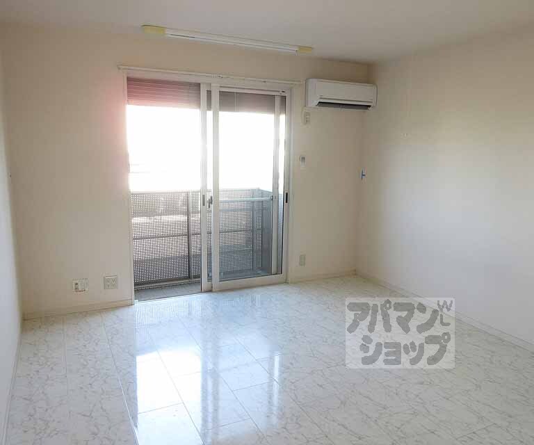 居室・リビング　日当たりのいいお部屋です！