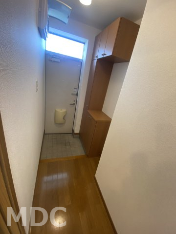 ＪＲ徳島線 徳島駅 バス乗車時間：19分 最寄りバス停で下車 徒歩4分 2階建 築24年の玄関写真