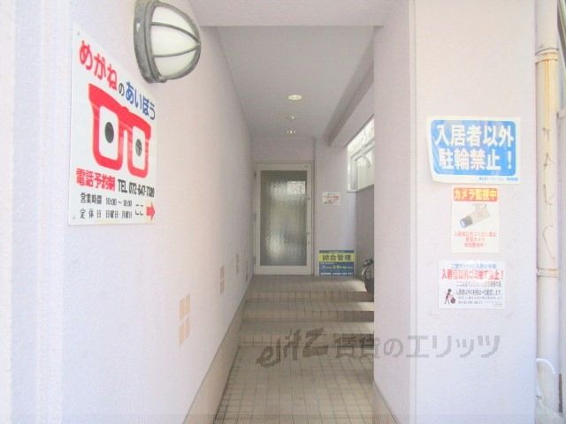 ロビー　通路