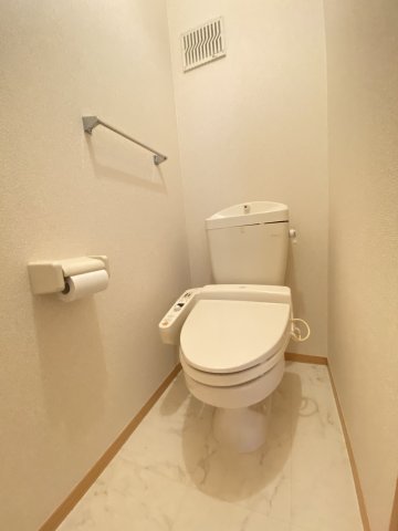 ルビーン・レオーネ Bのトイレ写真