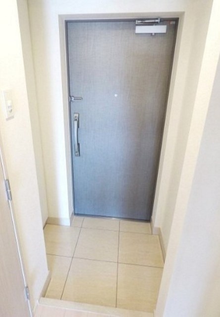 玄関　別部屋同仕様タイプ