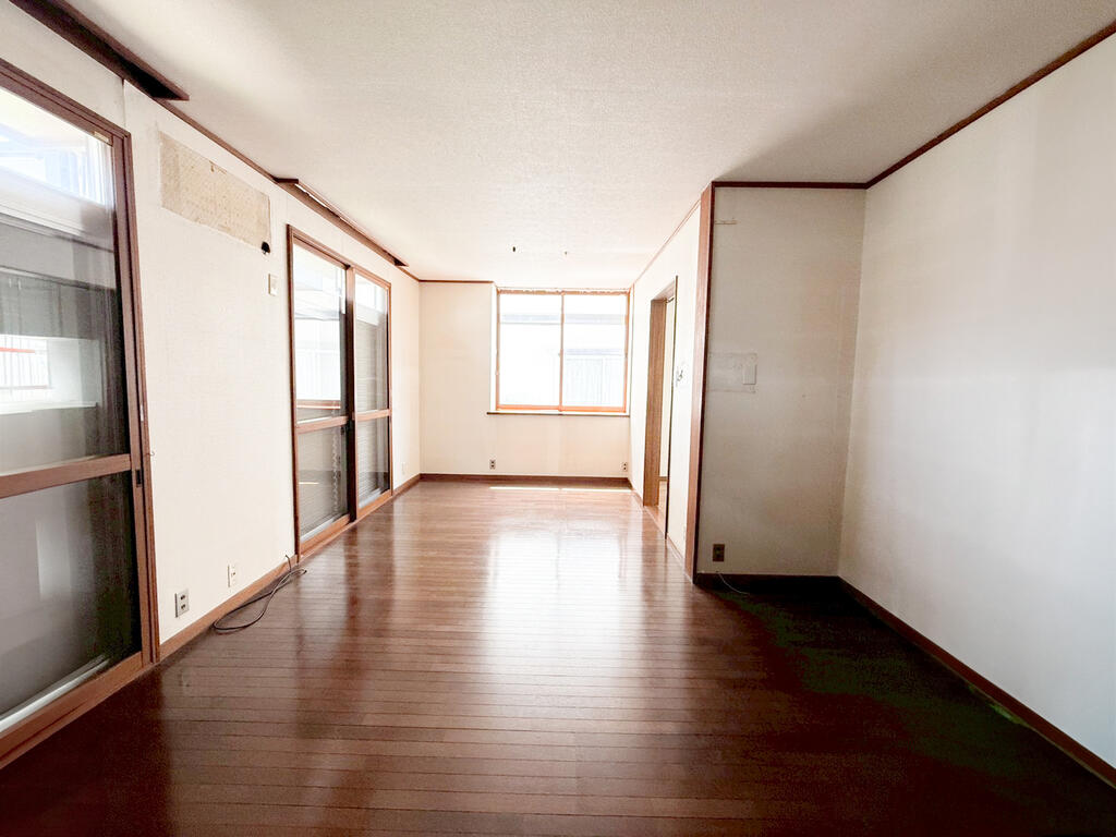 取手市西二丁目中古戸建の居間写真