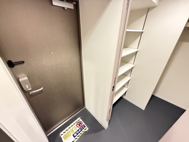 地下鉄千日前線 野田阪神駅 徒歩3分 14階建 新築の玄関写真