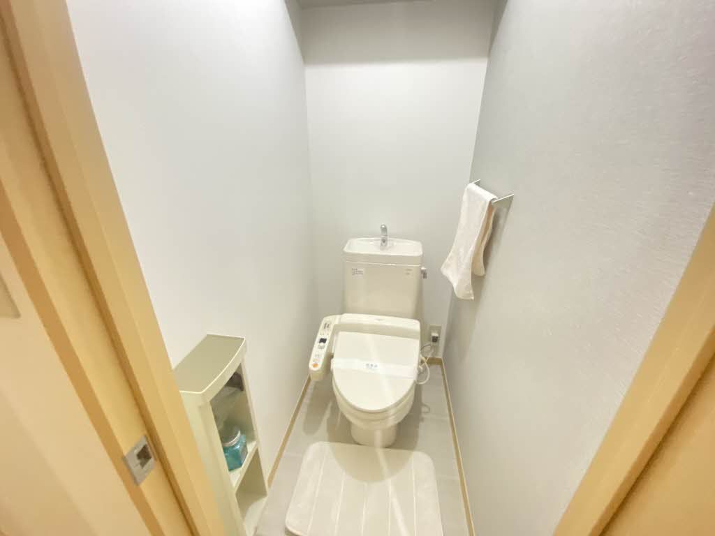 高松琴平電鉄長尾線 木太東口駅 徒歩13分 2階建 築20年のトイレ写真
