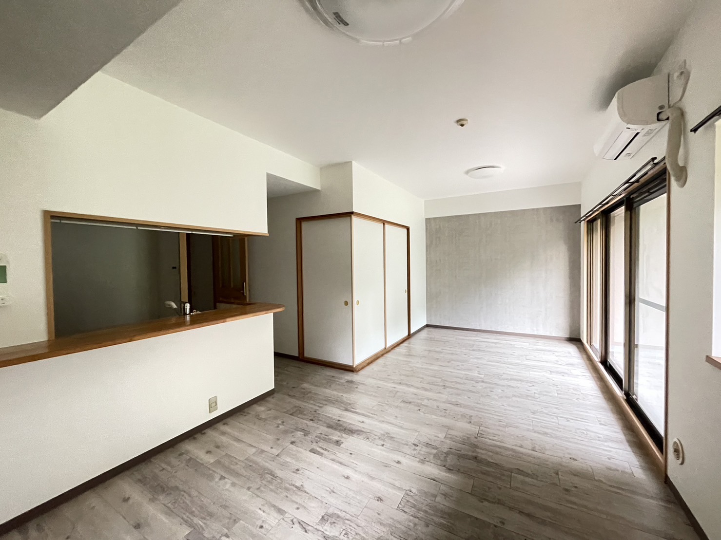 ダイアパレス塩屋の居間写真