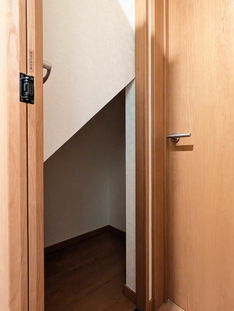 収納　◇階段下収納◇