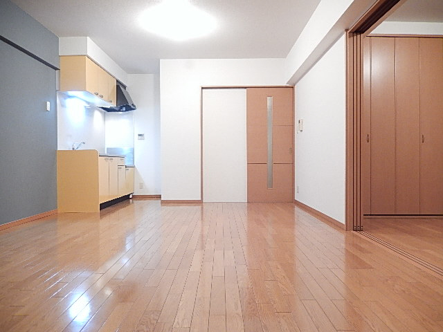マイフォレスト春日原の居間写真