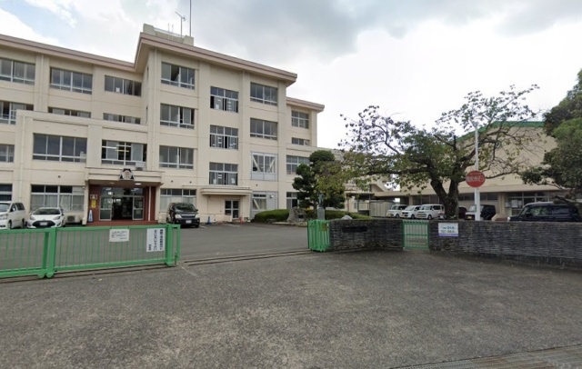 小学校　藤枝市立高洲南小学校（小学校）まで1096m