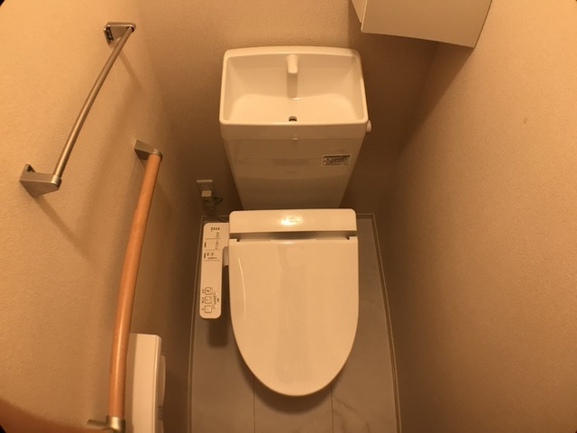 トイレ　温水洗浄暖房便座