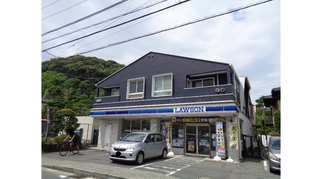コンビニ　ローソン鎌倉名越店（コンビニ）まで384m