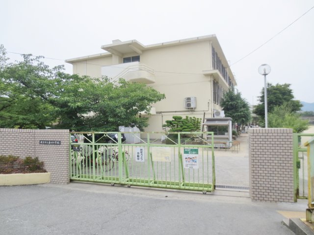 小学校　枚方市立春日小学校（小学校）まで1082m