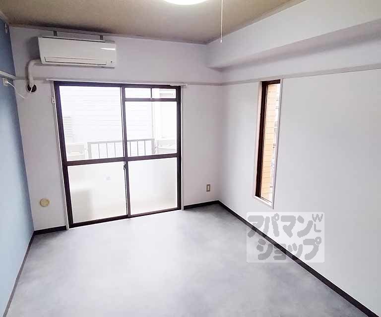 居室・リビング　日当りのいいお部屋です