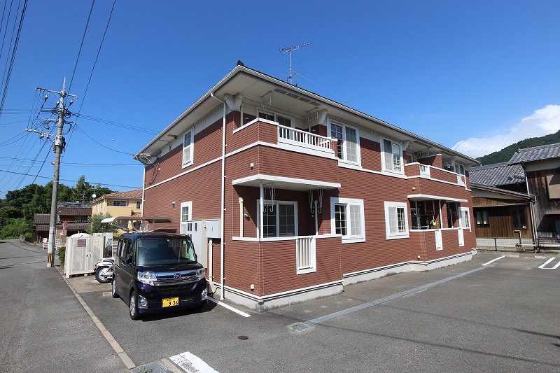 建物外観　新宮町でお部屋を探される際は、トーマスリビング古賀店へお気軽