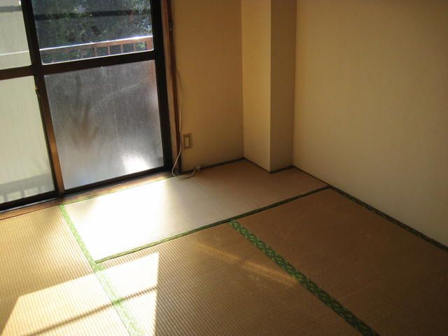 東京メトロ副都心線 地下鉄赤塚駅 徒歩8分 3階建 築44年の居間写真