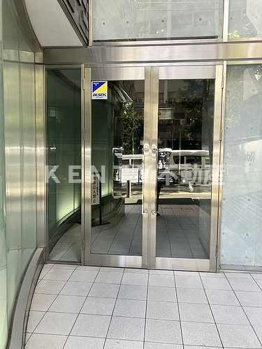 エントランス　清潔なエントランスです