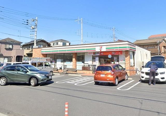 コンビニ　セブンイレブン 越谷登戸町店（コンビニ）まで642m