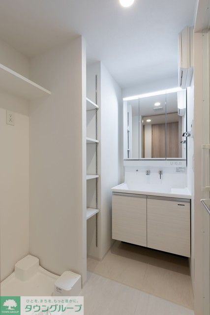 洗面設備　※写真は同タイプ住戸です。
