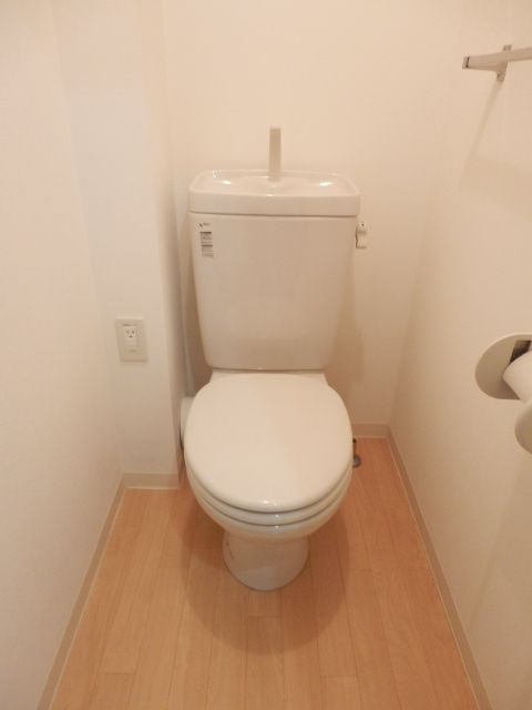 犬目学生マンションのトイレ写真