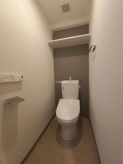 ＪＲ大阪環状線 福島駅 徒歩9分 15階建 築3年のトイレ写真
