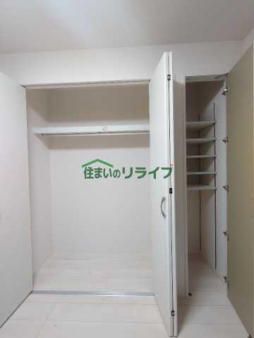 収納　グランジット神田司町