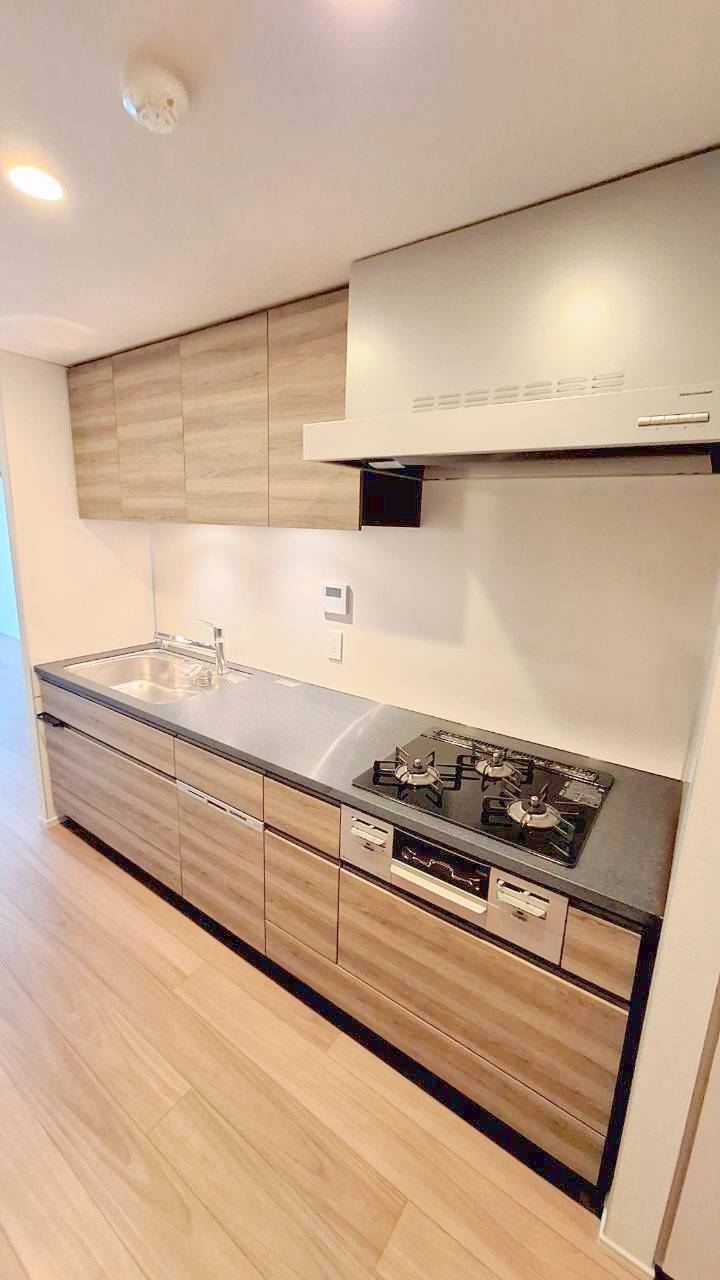 キッチン　※同物件別部屋参考写真です