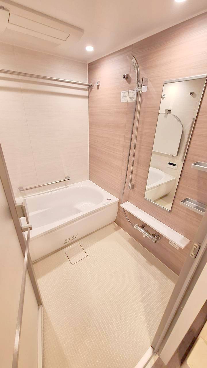 バス・シャワールーム　※同物件別部屋参考写真です