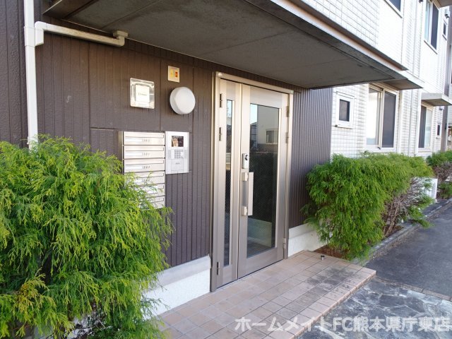 熊本市電健軍線 健軍町駅 徒歩17分 3階建 築17年の外観写真