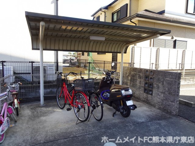 熊本市電健軍線 健軍町駅 徒歩17分 3階建 築17年の外観写真