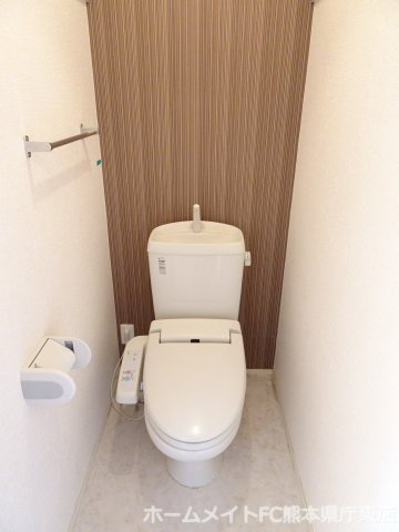 熊本市電健軍線 健軍町駅 徒歩17分 3階建 築17年のトイレ写真
