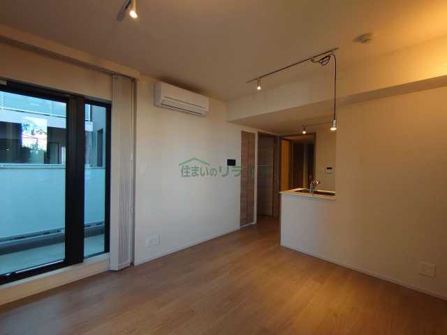 Lumina Court Takaidoの居間写真