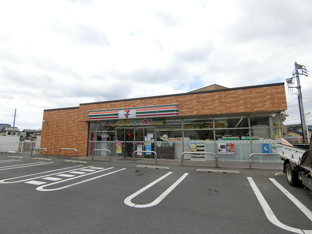 コンビニ　セブンイレブン前橋青柳町店（コンビニ）まで484m