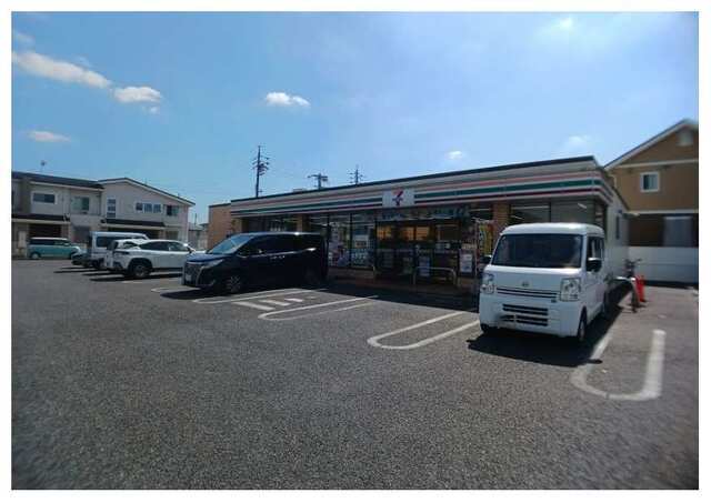 コンビニ　セブンイレブン春日井出川４丁目（コンビニ）まで208m