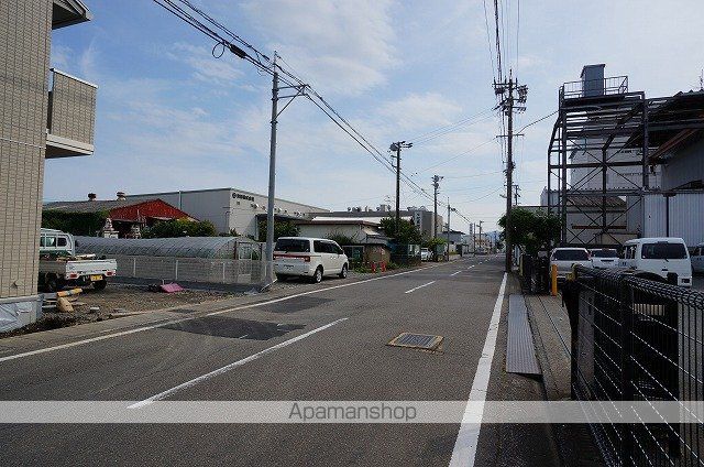 その他　前面道路（その他）まで2m