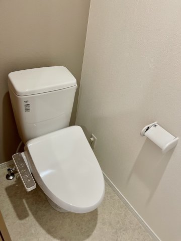 トイレ　205号室の写真です。