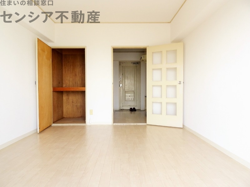 ノアーズアーク深江橋の居間写真
