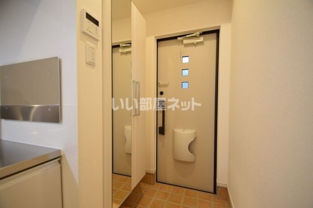 メゾン つくもの玄関写真