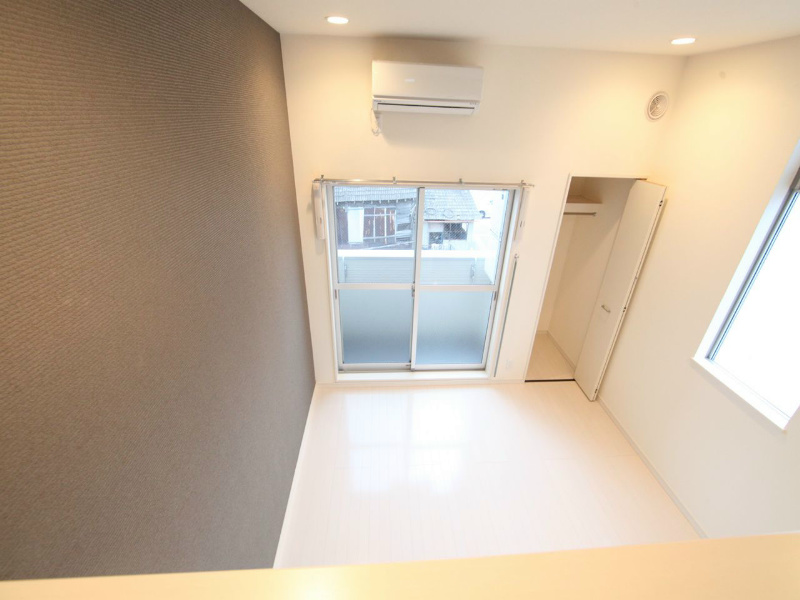 バルコニー　洋室6.1帖　上階ロフト6帖（収納でもお部屋でも使えます）