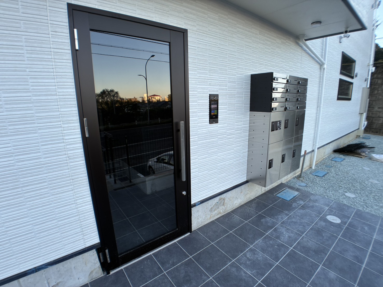 その他共有部分　オートロック付き、集合ポスト・宅配ボックスあり