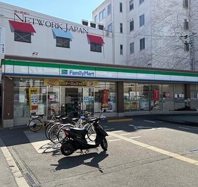 コンビニ　ファミリーマート 玉出西店（コンビニ）まで510m