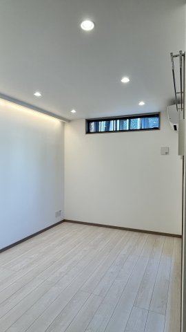 居室・リビング　※同型物件参考写真（床：ネオホワイト）